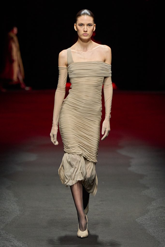 Pompeii Future: Roberto Cavalli’s Opulence in Ash and Ode to Eternal Elegance Pompeii Future: Roberto Cavalli’s Opulence in Ash and Ode to Eternal Elegance Vanity Teen 虚荣青年 Lifestyle & new faces magazine