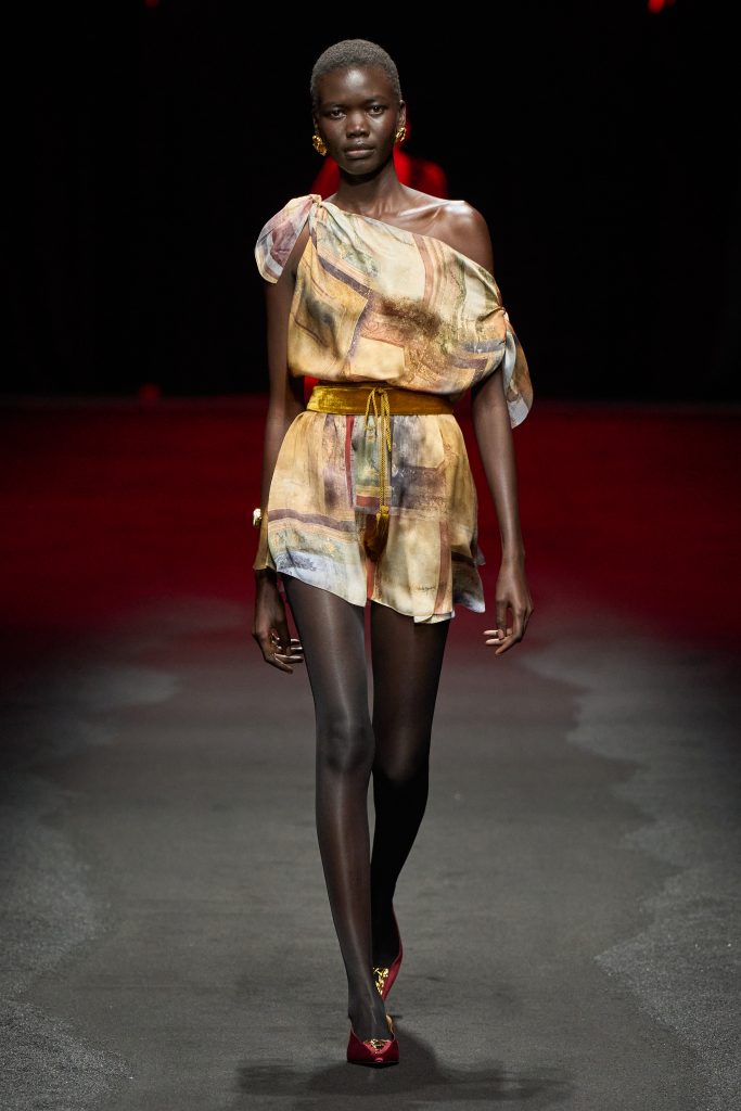 Pompeii Future: Roberto Cavalli’s Opulence in Ash and Ode to Eternal Elegance Pompeii Future: Roberto Cavalli’s Opulence in Ash and Ode to Eternal Elegance Vanity Teen 虚荣青年 Lifestyle & new faces magazine