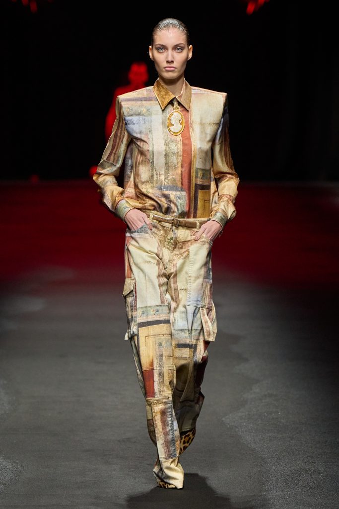 Pompeii Future: Roberto Cavalli’s Opulence in Ash and Ode to Eternal Elegance Pompeii Future: Roberto Cavalli’s Opulence in Ash and Ode to Eternal Elegance Vanity Teen 虚荣青年 Lifestyle & new faces magazine