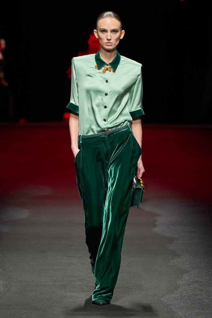 Pompeii Future: Roberto Cavalli’s Opulence in Ash and Ode to Eternal Elegance Pompeii Future: Roberto Cavalli’s Opulence in Ash and Ode to Eternal Elegance Vanity Teen 虚荣青年 Lifestyle & new faces magazine