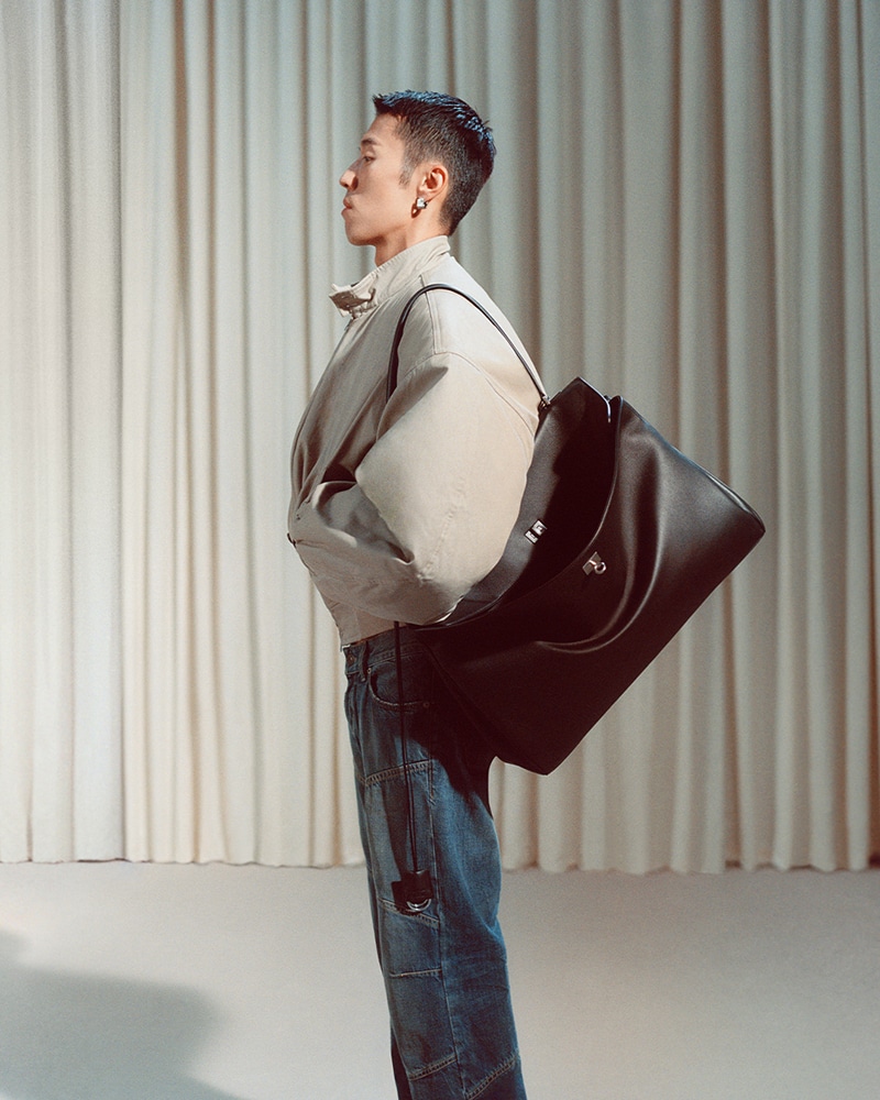 Balenciaga Goes Old Hollywood for Summer '25 Balenciaga Goes Old Hollywood for Summer '25 Vanity Teen 虚荣青年 Lifestyle & new faces magazine