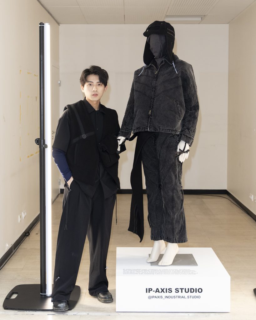 Inside HKFG AW25: Conversations with Hong Kong’s Designers Inside HKFG AW25: Conversations with Hong Kong’s Designers Vanity Teen 虚荣青年 Lifestyle & new faces magazine