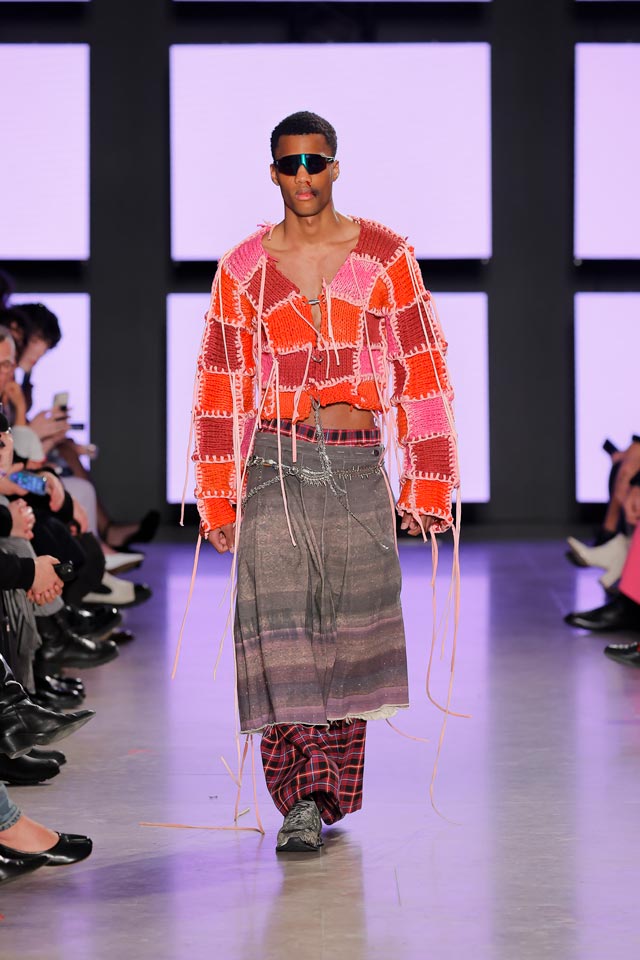 FASHION IN THE AGE OF MADNESS: THE WORLD THROUGH BÁRBARA ATANÁSIO’S EYES FASHION IN THE AGE OF MADNESS: THE WORLD THROUGH BÁRBARA ATANÁSIO’S EYES Vanity Teen 虚荣青年 Lifestyle & new faces magazine