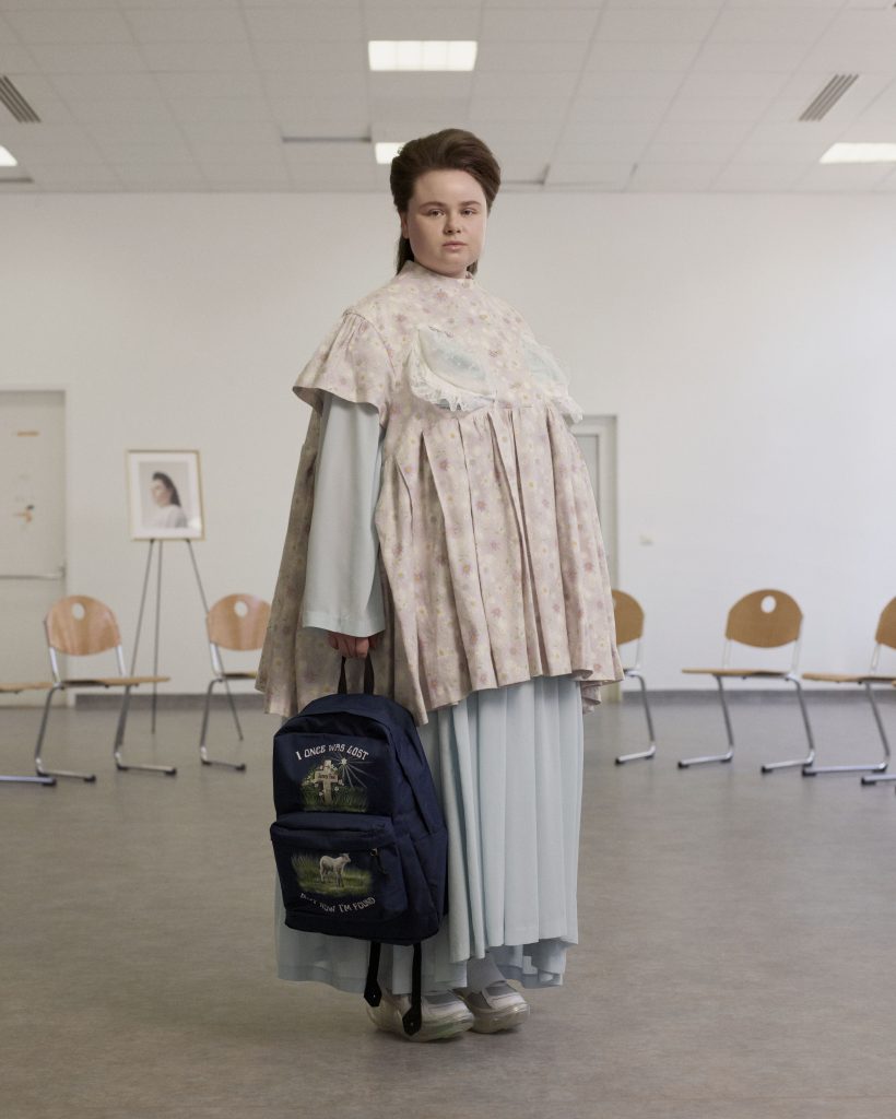 Jenny Fax AW25: The Art of Beautiful Disorder Vanity Teen 虚荣青年 Lifestyle & new faces magazine Jenny Fax AW25: The Art of Beautiful Disorder Jenny Fax AW25: The Art of Beautiful Disorder Vanity Teen 虚荣青年 Lifestyle & new faces magazine