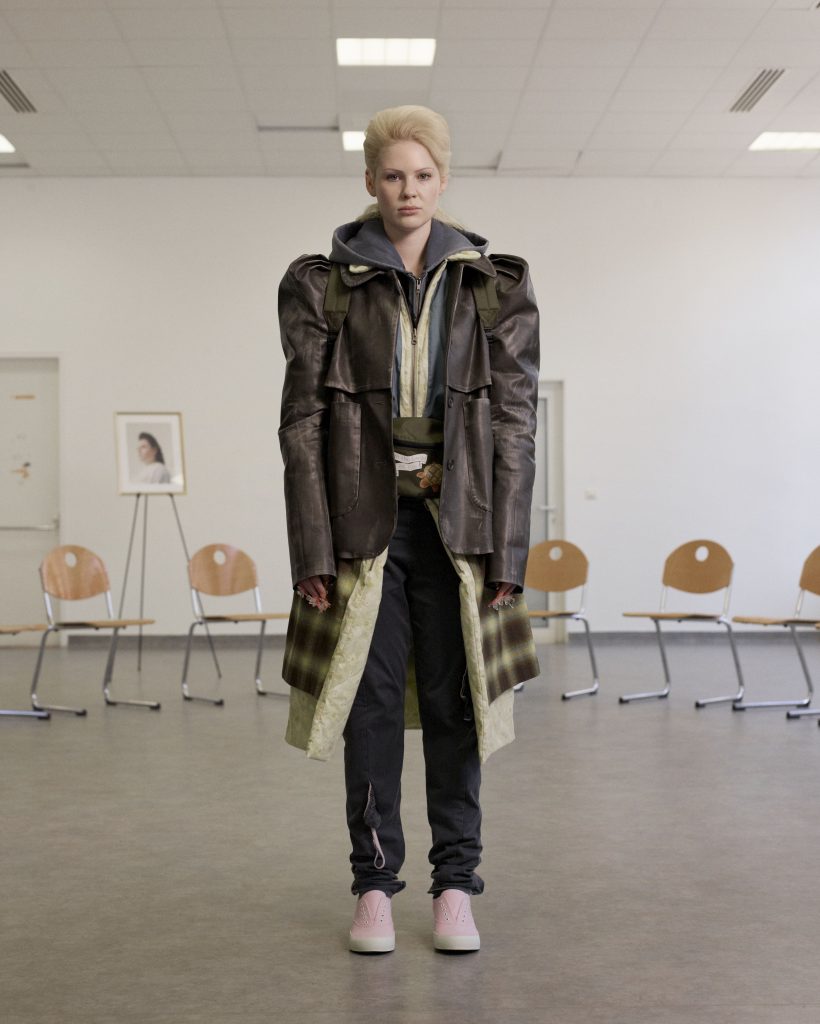 Jenny Fax AW25: The Art of Beautiful Disorder Vanity Teen 虚荣青年 Lifestyle & new faces magazine Jenny Fax AW25: The Art of Beautiful Disorder Jenny Fax AW25: The Art of Beautiful Disorder Vanity Teen 虚荣青年 Lifestyle & new faces magazine