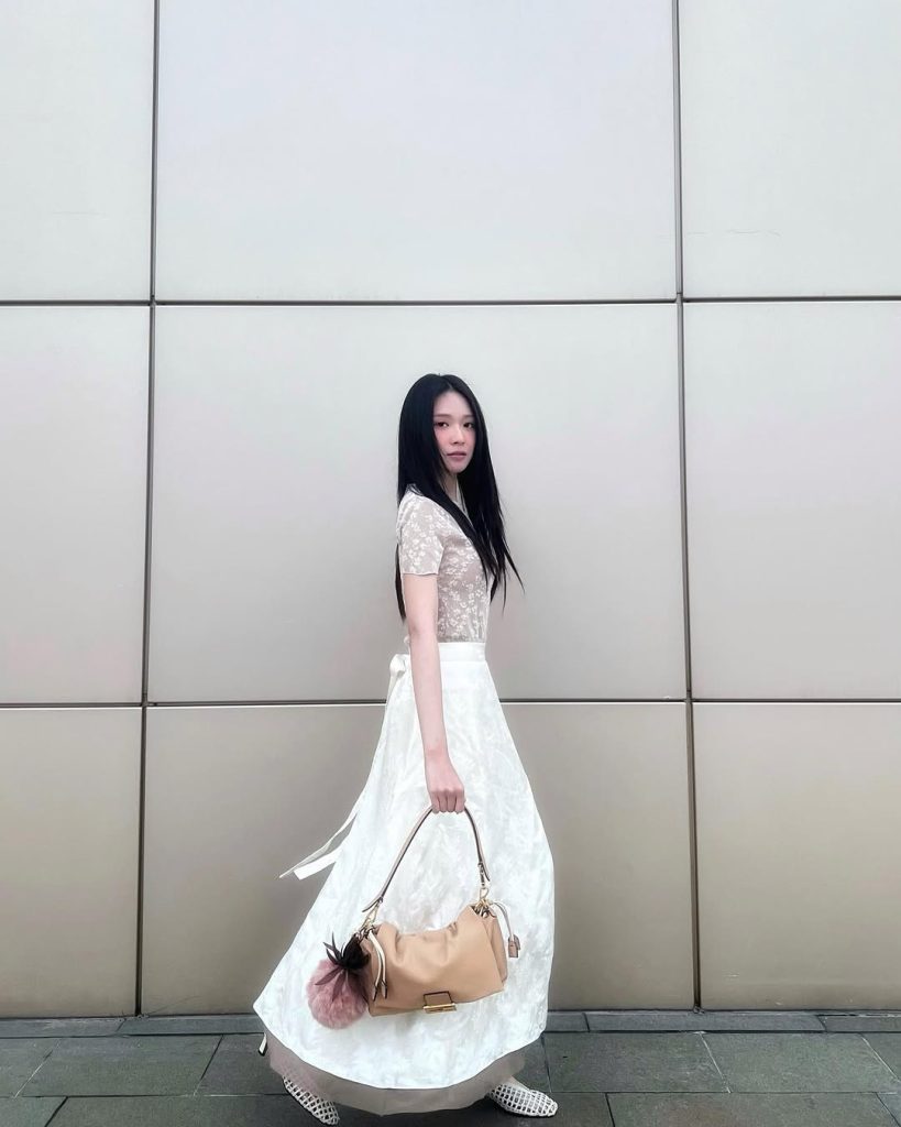 From Music to High Fashion: Cloud Wan’s Stylish Luxury Brand Moments From Music to High Fashion: Cloud Wan’s Stylish Luxury Brand Moments Vanity Teen 虚荣青年 Lifestyle & new faces magazine