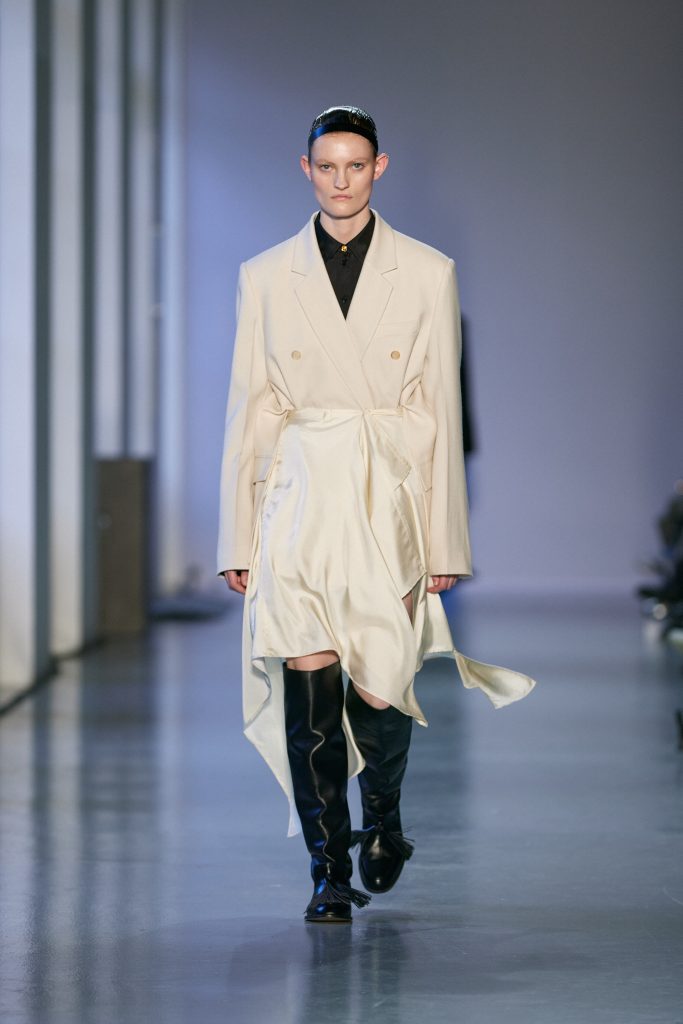 Fusion of K-Fashion and K-Art in Paris at PFW - KOCCA hosts concept Korea FW25 Vanity Teen 虚荣青年 Lifestyle & new faces magazine Fusion of K-Fashion and K-Art in Paris at PFW - KOCCA hosts concept Korea FW25 Fusion of K-Fashion and K-Art in Paris at PFW - KOCCA hosts concept Korea FW25 Vanity Teen 虚荣青年 Lifestyle & new faces magazine