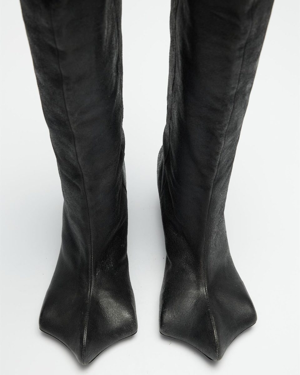 ON OUR RADAR: BHIVE - Footwear that stands on its own terms Vanity Teen 虚荣青年 Lifestyle & new faces magazine ON OUR RADAR: BHIVE - Footwear that stands on its own terms ON OUR RADAR: BHIVE - Footwear that stands on its own terms Vanity Teen 虚荣青年 Lifestyle & new faces magazine