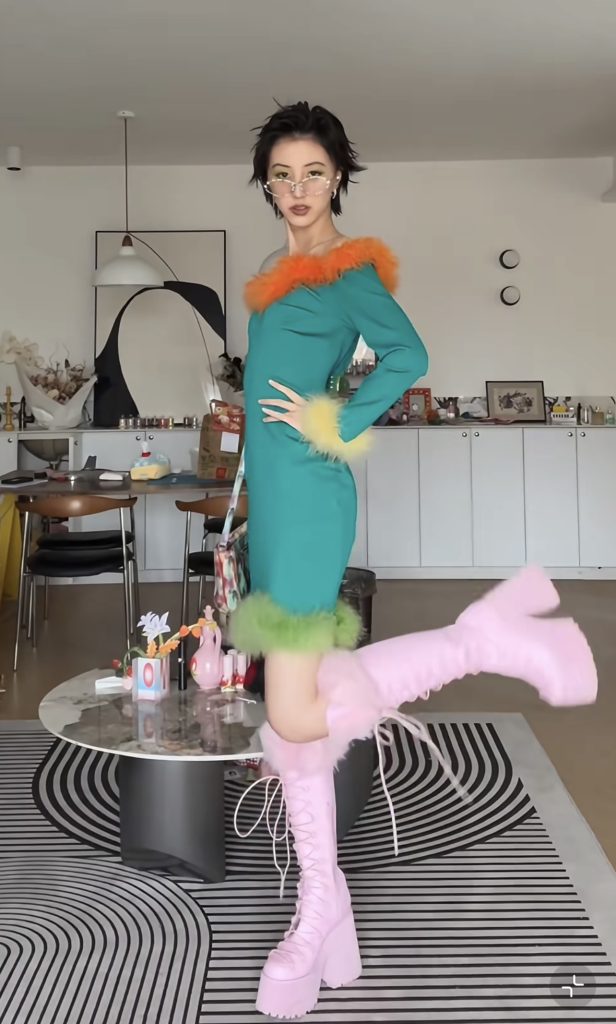 Dress like a walking Jean Paul Gaultier Meets Wang Yue Yi: A Week of Daring Elegance Dress like a walking Jean Paul Gaultier Meets Wang Yue Yi: A Week of Daring Elegance Vanity Teen 虚荣青年