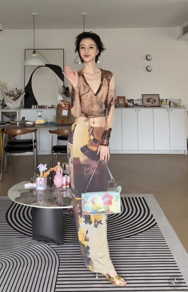 Dress like a walking Jean Paul Gaultier Meets Wang Yue Yi: A Week of Daring Elegance Dress like a walking Jean Paul Gaultier Meets Wang Yue Yi: A Week of Daring Elegance Vanity Teen 虚荣青年