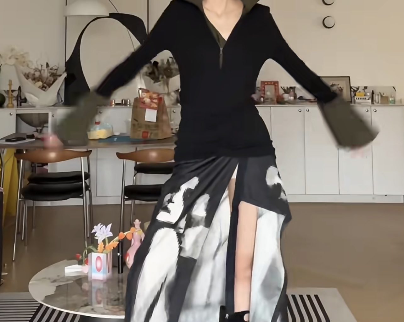 Dress like a walking Jean Paul Gaultier Meets Wang Yue Yi: A Week of Daring Elegance Dress like a walking Jean Paul Gaultier Meets Wang Yue Yi: A Week of Daring Elegance Vanity Teen 虚荣青年