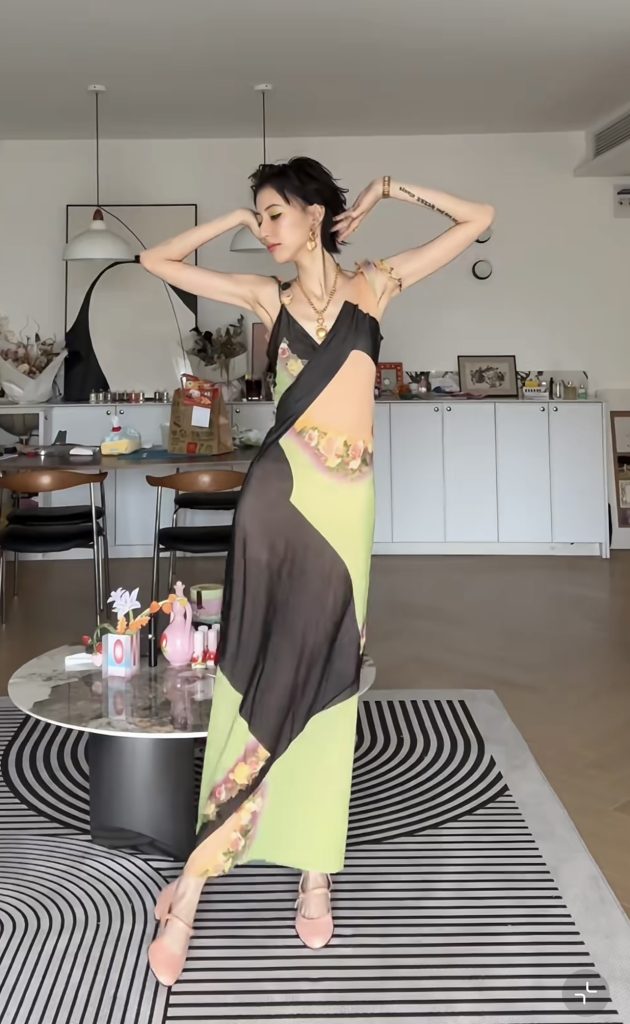 Dress like a walking Jean Paul Gaultier Meets Wang Yue Yi: A Week of Daring Elegance Dress like a walking Jean Paul Gaultier Meets Wang Yue Yi: A Week of Daring Elegance Vanity Teen 虚荣青年
