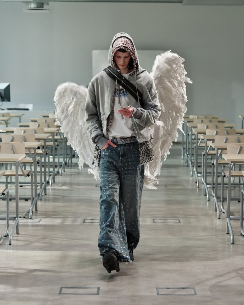 RACER WORLDWIDE “SPRING BREAK” COLLECTION RACER WORLDWIDE “SPRING BREAK” COLLECTION Vanity Teen 虚荣青年 Lifestyle & new faces magazine