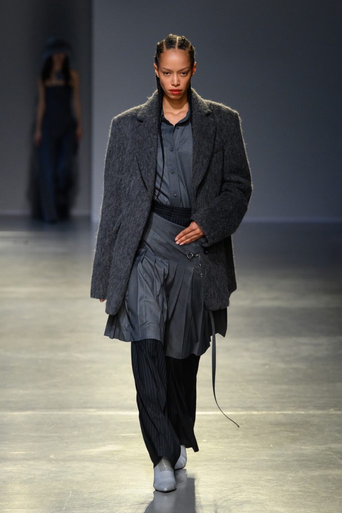 Fusion of K-Fashion and K-Art in Paris at PFW - KOCCA hosts concept Korea FW25 Vanity Teen 虚荣青年 Lifestyle & new faces magazine Fusion of K-Fashion and K-Art in Paris at PFW - KOCCA hosts concept Korea FW25 Fusion of K-Fashion and K-Art in Paris at PFW - KOCCA hosts concept Korea FW25 Vanity Teen 虚荣青年 Lifestyle & new faces magazine