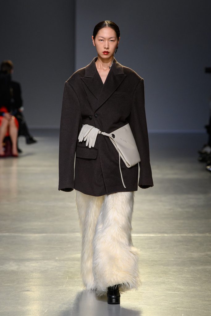 Fusion of K-Fashion and K-Art in Paris at PFW - KOCCA hosts concept Korea FW25 Vanity Teen 虚荣青年 Lifestyle & new faces magazine Fusion of K-Fashion and K-Art in Paris at PFW - KOCCA hosts concept Korea FW25 Fusion of K-Fashion and K-Art in Paris at PFW - KOCCA hosts concept Korea FW25 Vanity Teen 虚荣青年 Lifestyle & new faces magazine