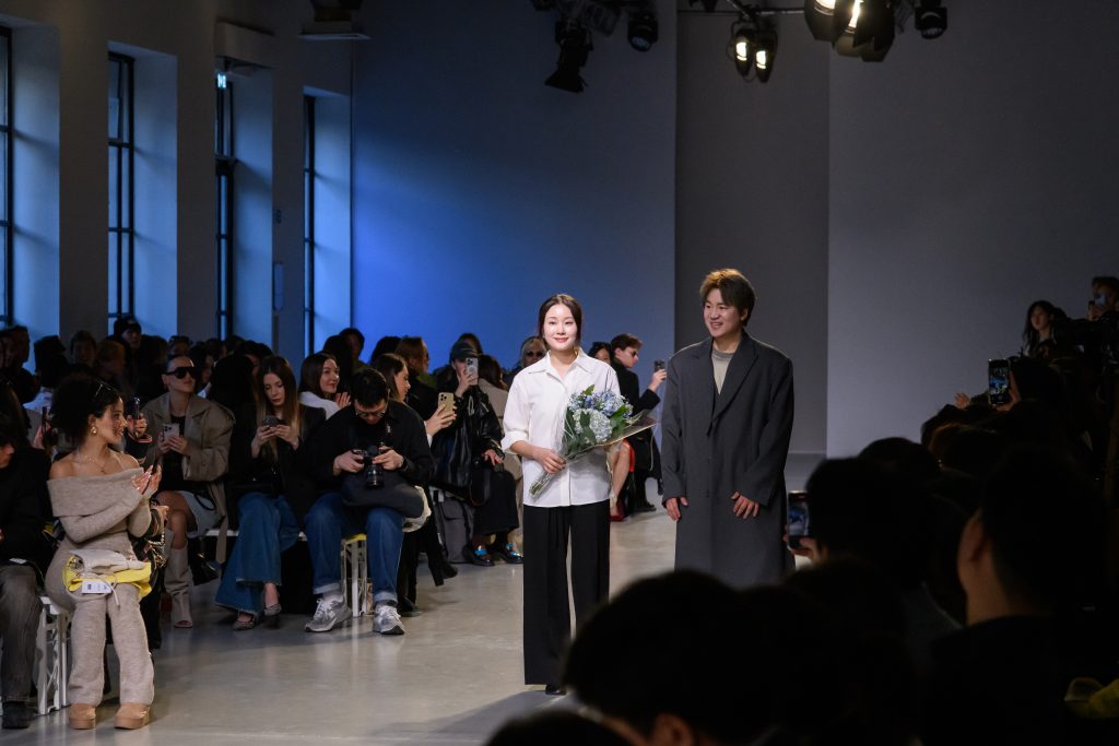 Fusion of K-Fashion and K-Art in Paris at PFW - KOCCA hosts concept Korea FW25 Vanity Teen 虚荣青年 Lifestyle & new faces magazine Fusion of K-Fashion and K-Art in Paris at PFW - KOCCA hosts concept Korea FW25 Fusion of K-Fashion and K-Art in Paris at PFW - KOCCA hosts concept Korea FW25 Vanity Teen 虚荣青年 Lifestyle & new faces magazine