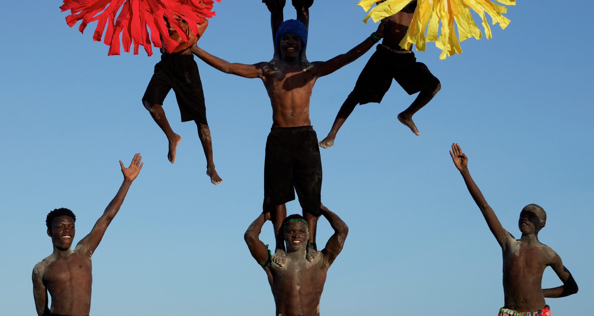 zomer Unveils SS25 Campaign "Children of the Sky" shot by Viviane Sassen zomer Unveils SS25 Campaign "Children of the Sky" shot by Viviane Sassen Vanity Teen 虚荣青年 Lifestyle & new faces magazine