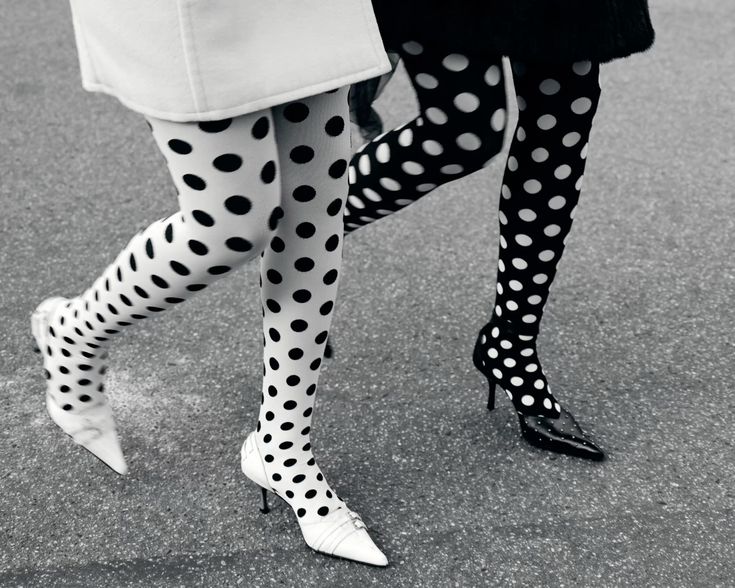 Retro or Trendy? How Polka Dots Are Making a Bold Comeback in 2025 Vanity Teen 虚荣青年 Lifestyle & new faces magazine Retro or Trendy? How Polka Dots Are Making a Bold Comeback in 2025 Retro or Trendy? How Polka Dots Are Making a Bold Comeback in 2025 Vanity Teen 虚荣青年 Lifestyle & new faces magazine
