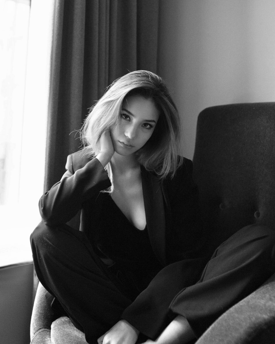 "She Wears Black, Speaks Three Languages, and Always Has a Story to Tell” - Inside Amoy New York’s Quiet Revolution "She Wears Black, Speaks Three Languages, and Always Has a Story to Tell” - Inside Amoy New York’s Quiet Revolution Vanity Teen 虚荣青年 Lifestyle & new faces magazine