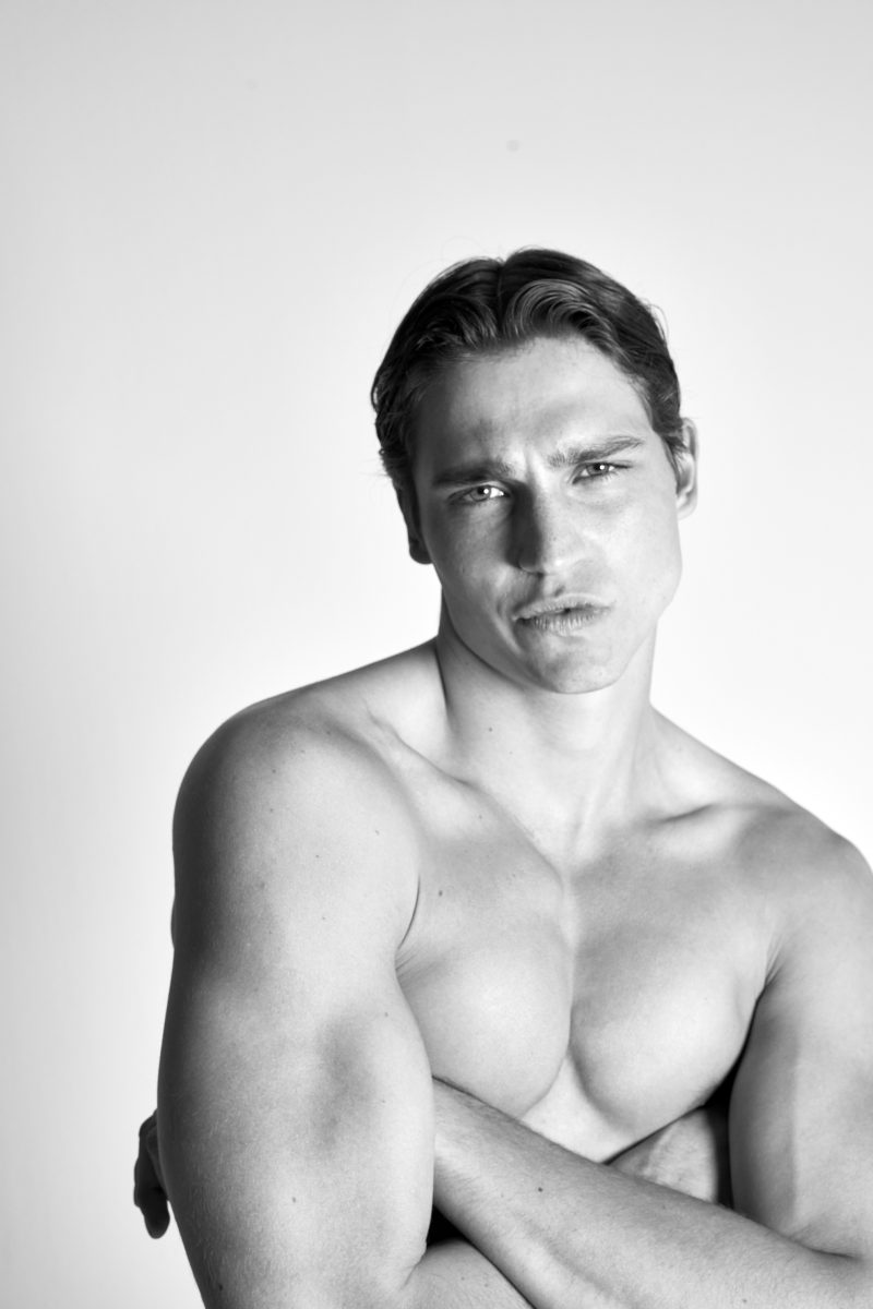 J O N A T H A N J O N A T H A N Vanity Teen 虚荣青年 Lifestyle & new faces magazine