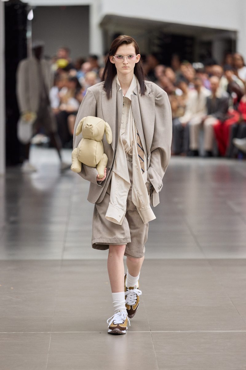 Maison MIHARA YASUHIRO SS26 Collection - ‘Ordinary People’ Maison MIHARA YASUHIRO SS26 Collection - ‘Ordinary People’ Vanity Teen 虚荣青年 Lifestyle & new faces magazine