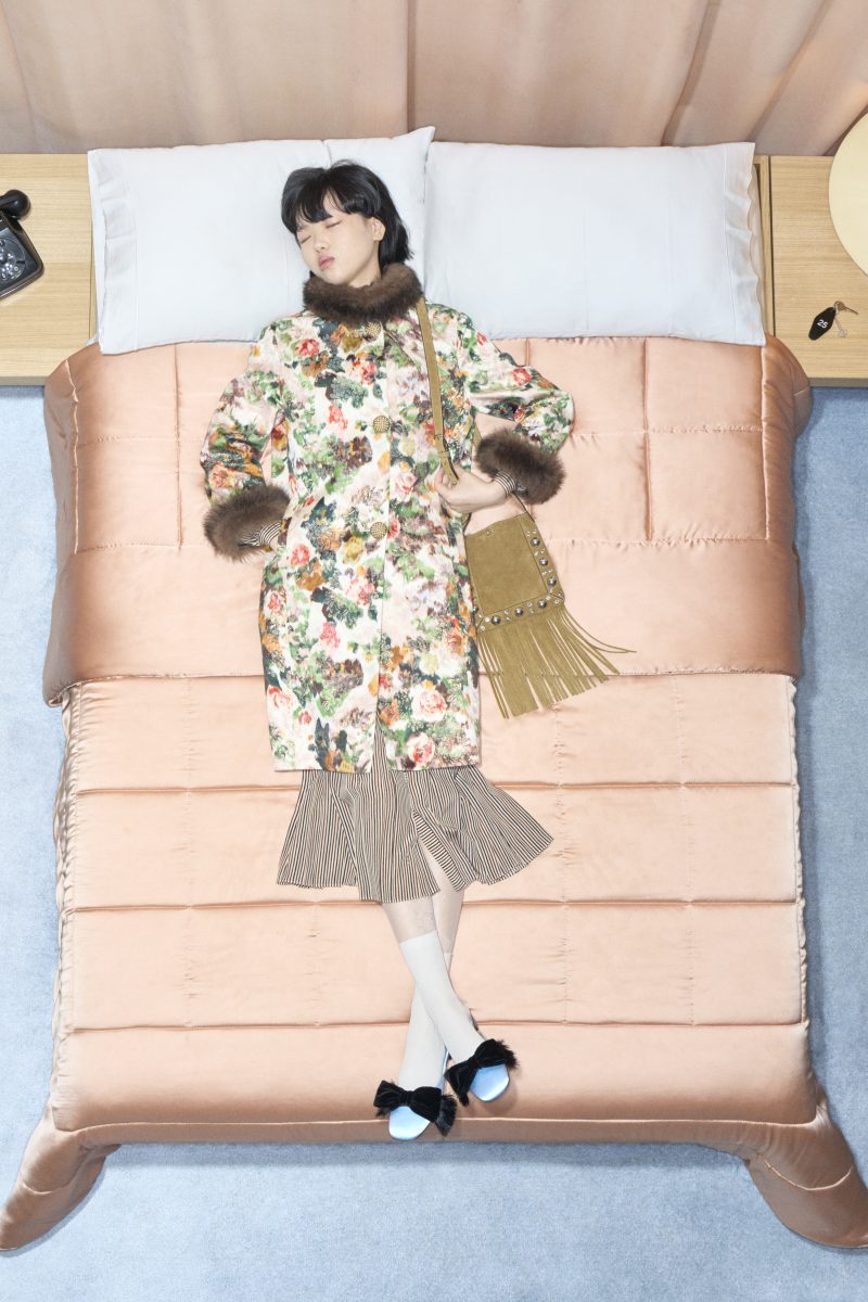 VALENTINO UNVEILS ITS SPRING 2026 COLLECTION VALENTINO UNVEILS ITS SPRING 2026 COLLECTION Vanity Teen 虚荣青年 Lifestyle & new faces magazine