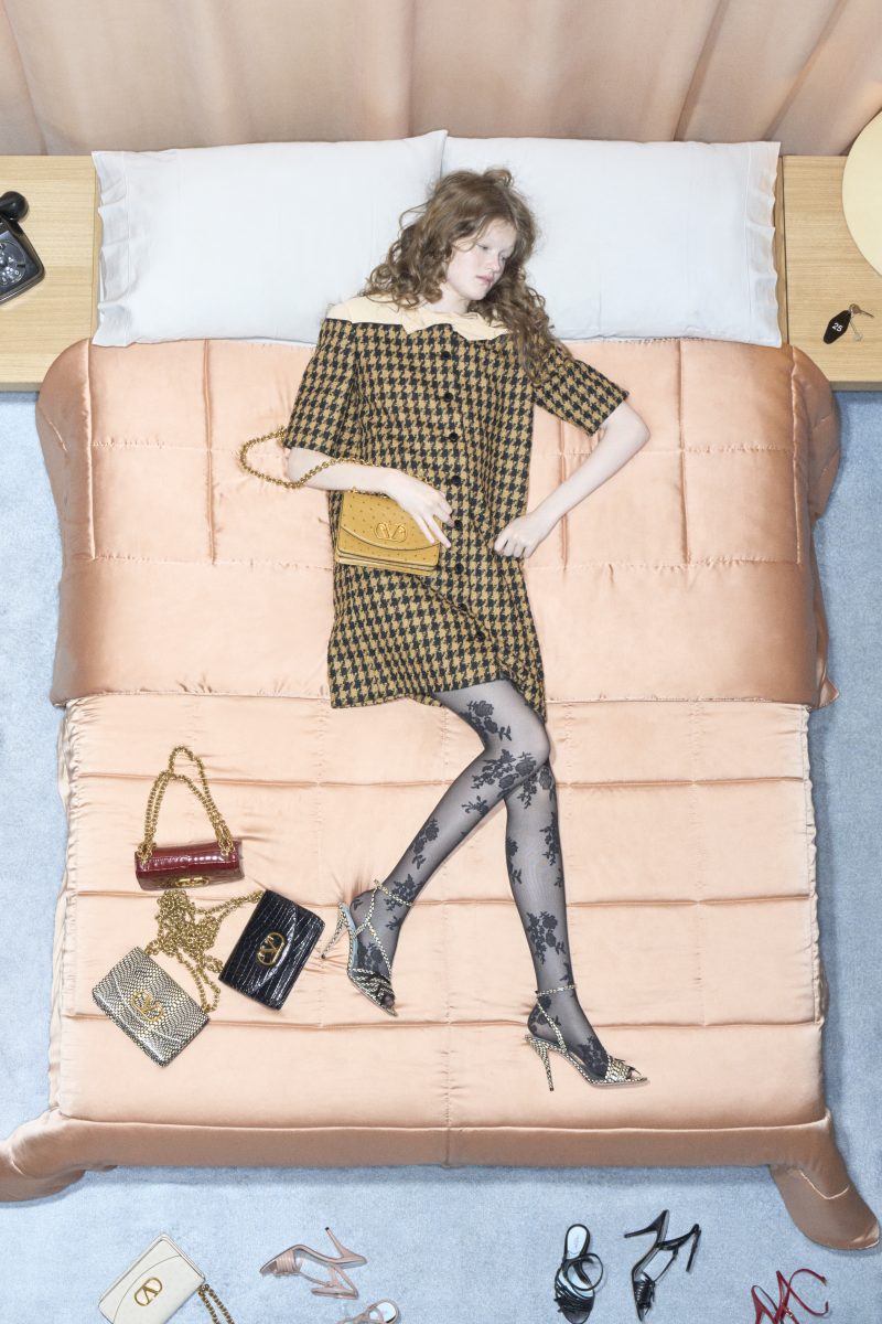 VALENTINO UNVEILS ITS SPRING 2026 COLLECTION VALENTINO UNVEILS ITS SPRING 2026 COLLECTION Vanity Teen 虚荣青年 Lifestyle & new faces magazine