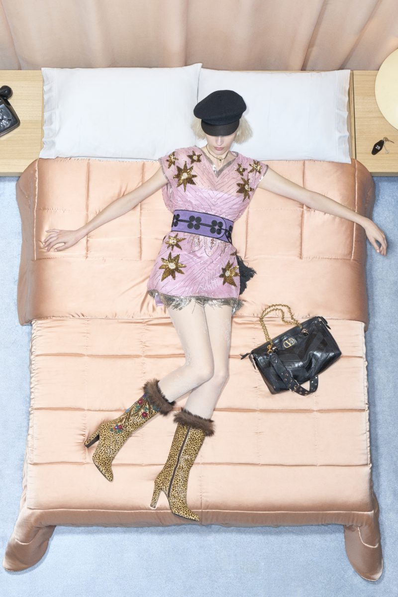 VALENTINO UNVEILS ITS SPRING 2026 COLLECTION VALENTINO UNVEILS ITS SPRING 2026 COLLECTION Vanity Teen 虚荣青年 Lifestyle & new faces magazine