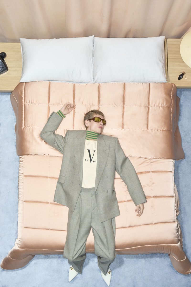 VALENTINO UNVEILS ITS SPRING 2026 COLLECTION VALENTINO UNVEILS ITS SPRING 2026 COLLECTION Vanity Teen 虚荣青年 Lifestyle & new faces magazine