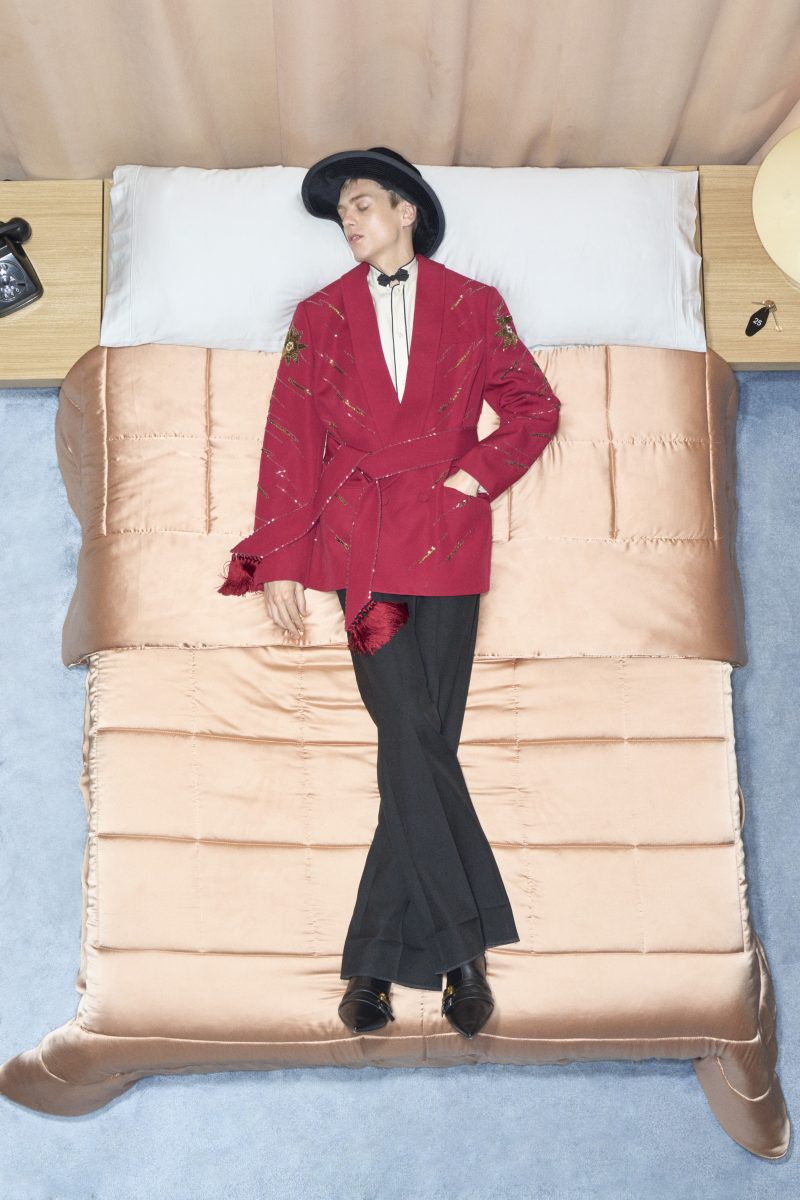 VALENTINO UNVEILS ITS SPRING 2026 COLLECTION VALENTINO UNVEILS ITS SPRING 2026 COLLECTION Vanity Teen 虚荣青年 Lifestyle & new faces magazine