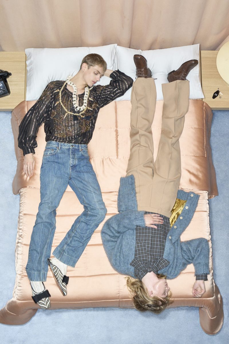 VALENTINO UNVEILS ITS SPRING 2026 COLLECTION VALENTINO UNVEILS ITS SPRING 2026 COLLECTION Vanity Teen 虚荣青年 Lifestyle & new faces magazine