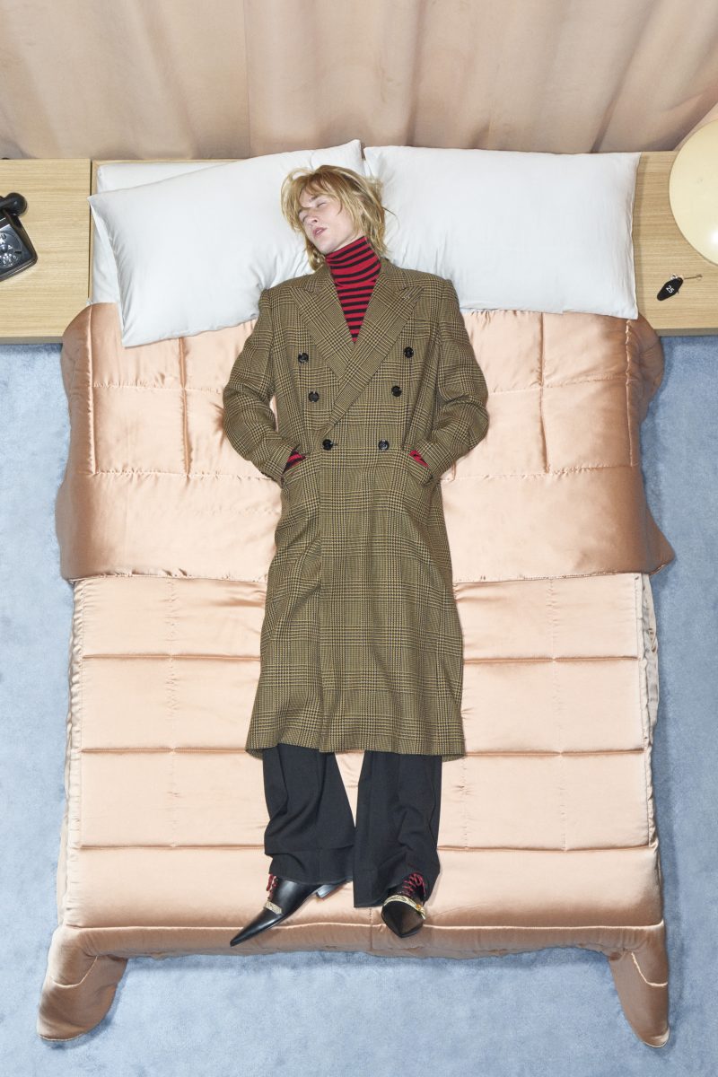 VALENTINO UNVEILS ITS SPRING 2026 COLLECTION VALENTINO UNVEILS ITS SPRING 2026 COLLECTION Vanity Teen 虚荣青年 Lifestyle & new faces magazine