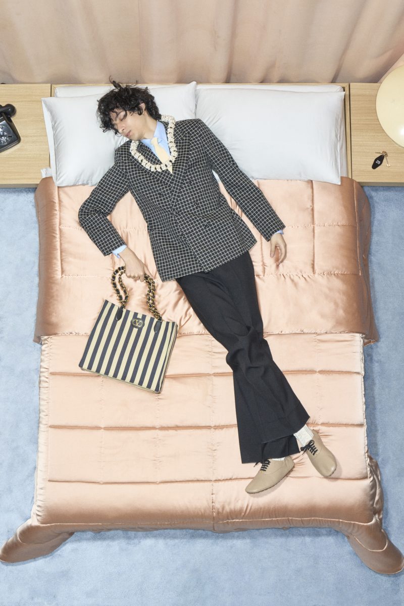 VALENTINO UNVEILS ITS SPRING 2026 COLLECTION VALENTINO UNVEILS ITS SPRING 2026 COLLECTION Vanity Teen 虚荣青年 Lifestyle & new faces magazine