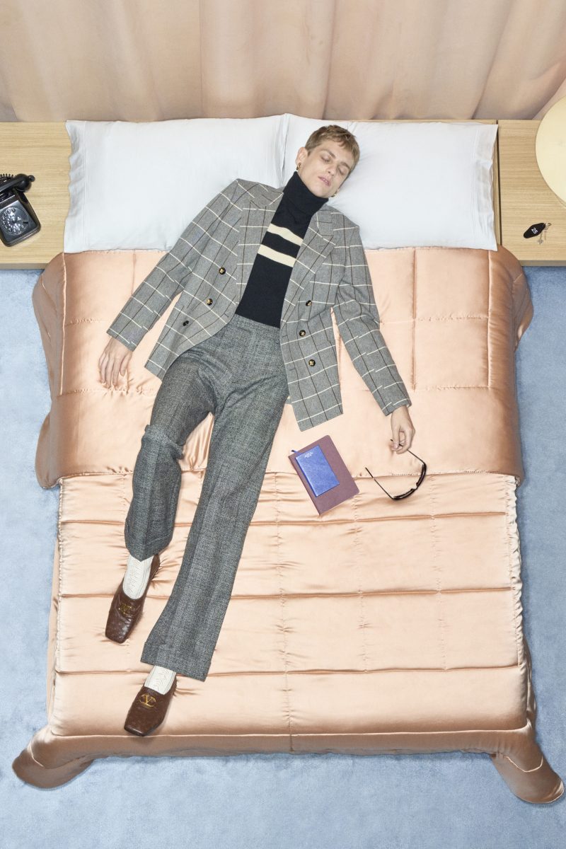 VALENTINO UNVEILS ITS SPRING 2026 COLLECTION VALENTINO UNVEILS ITS SPRING 2026 COLLECTION Vanity Teen 虚荣青年 Lifestyle & new faces magazine