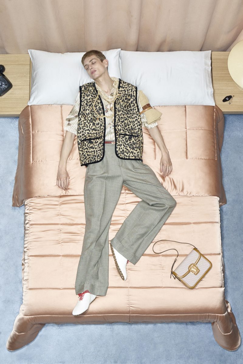 VALENTINO UNVEILS ITS SPRING 2026 COLLECTION VALENTINO UNVEILS ITS SPRING 2026 COLLECTION Vanity Teen 虚荣青年 Lifestyle & new faces magazine