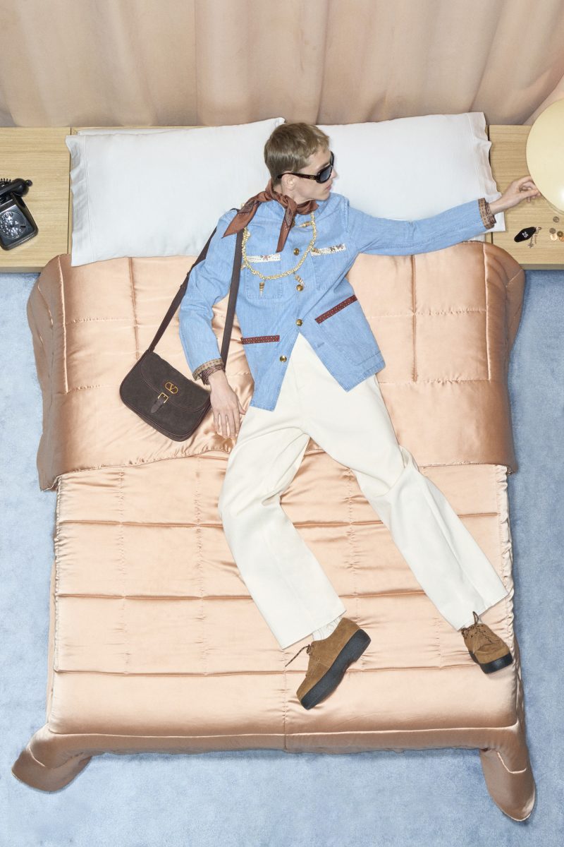 VALENTINO UNVEILS ITS SPRING 2026 COLLECTION VALENTINO UNVEILS ITS SPRING 2026 COLLECTION Vanity Teen 虚荣青年 Lifestyle & new faces magazine