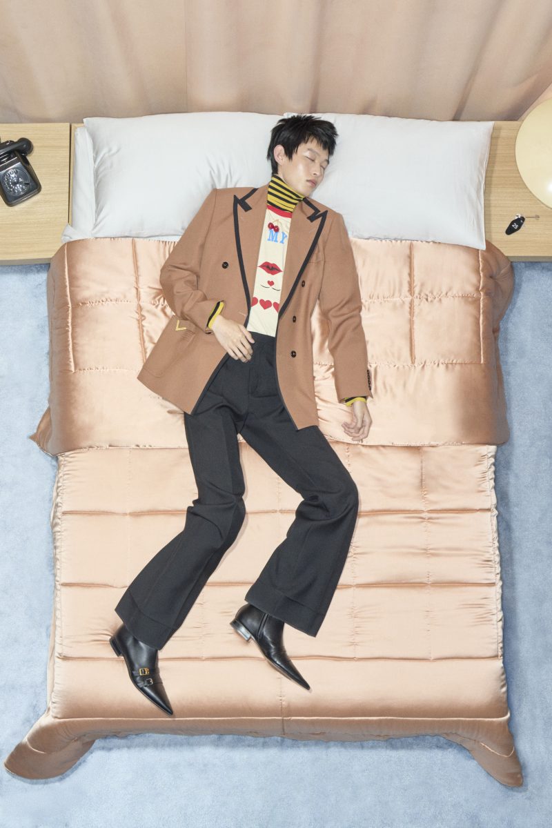 VALENTINO UNVEILS ITS SPRING 2026 COLLECTION VALENTINO UNVEILS ITS SPRING 2026 COLLECTION Vanity Teen 虚荣青年 Lifestyle & new faces magazine