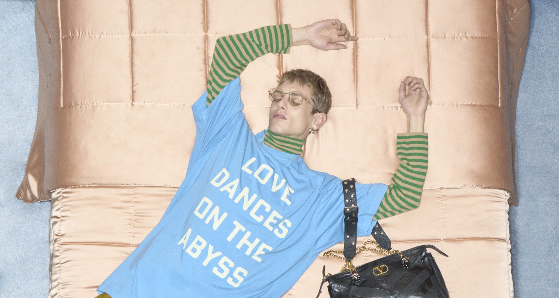 VALENTINO UNVEILS ITS SPRING 2026 COLLECTION VALENTINO UNVEILS ITS SPRING 2026 COLLECTION Vanity Teen 虚荣青年 Lifestyle & new faces magazine