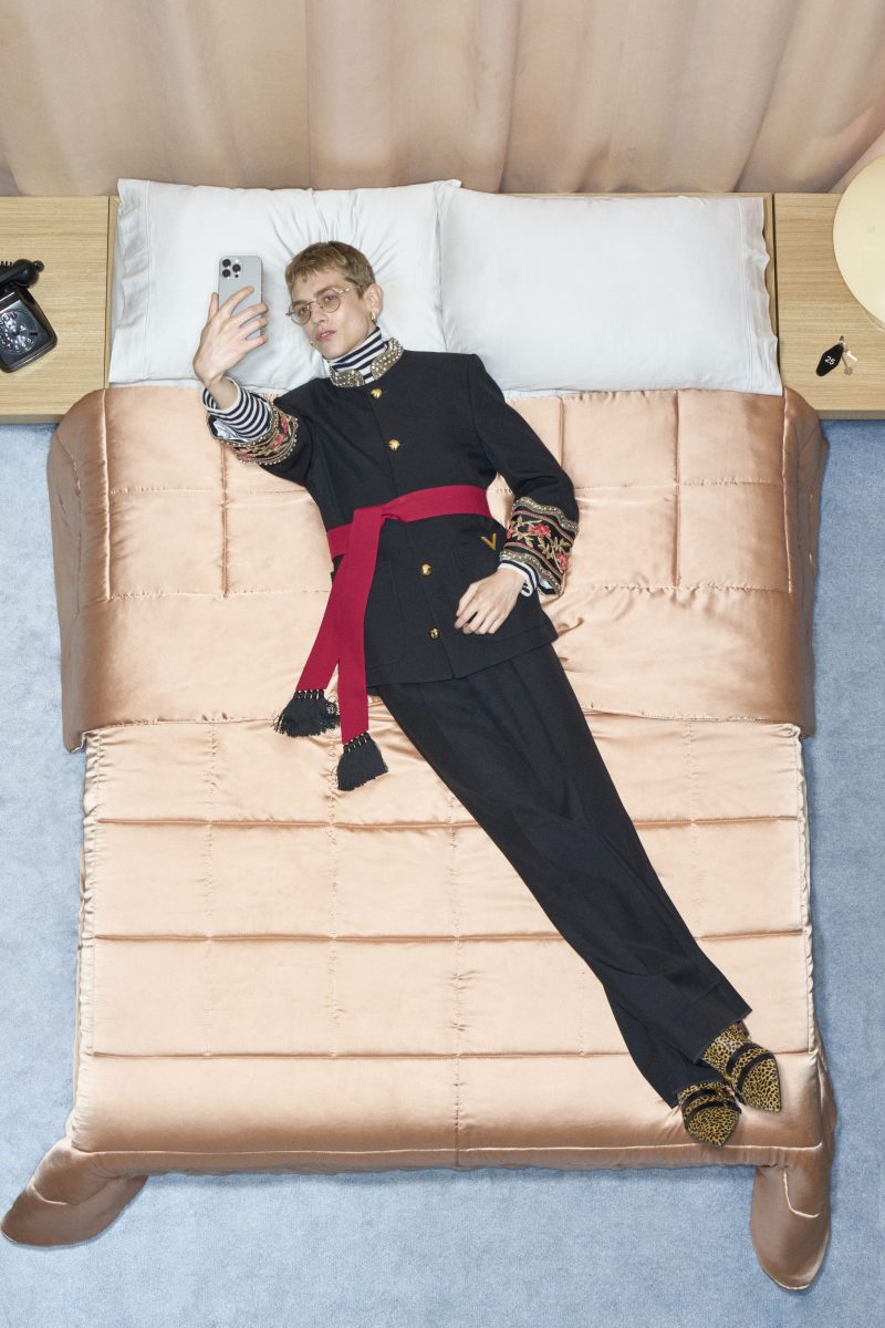 VALENTINO UNVEILS ITS SPRING 2026 COLLECTION VALENTINO UNVEILS ITS SPRING 2026 COLLECTION Vanity Teen 虚荣青年 Lifestyle & new faces magazine