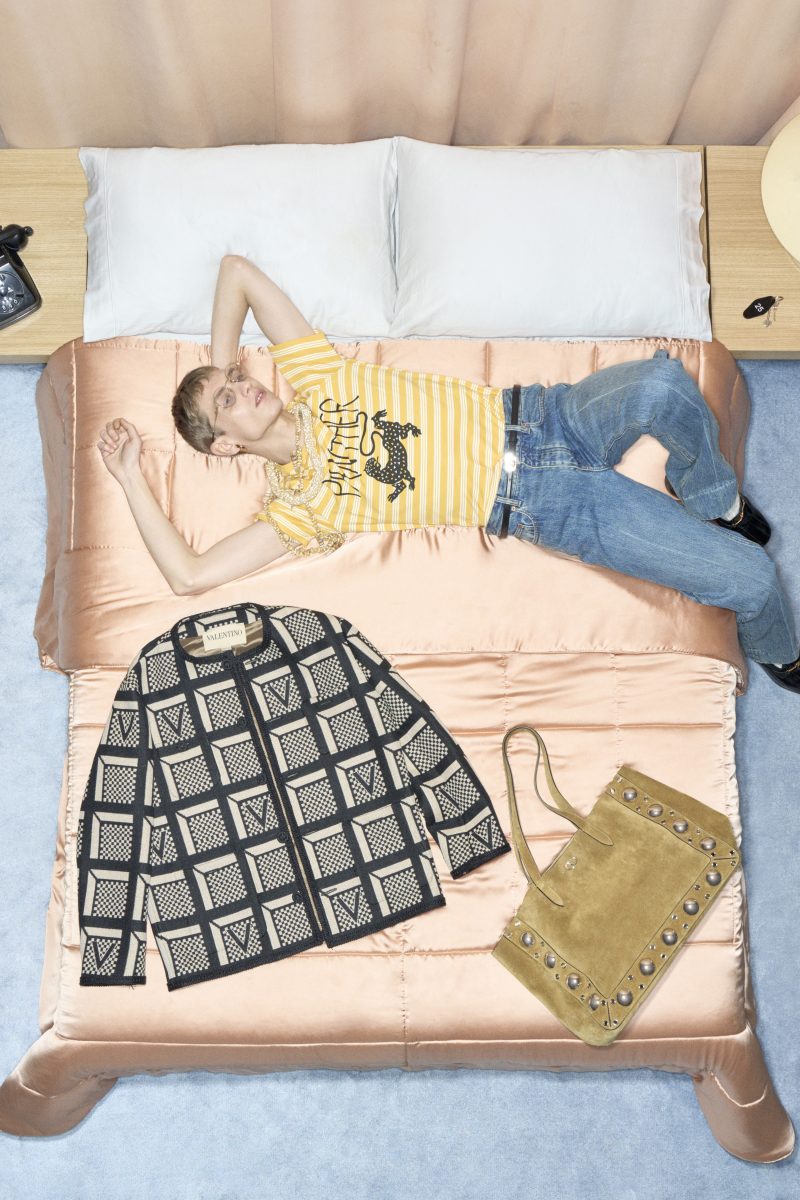 VALENTINO UNVEILS ITS SPRING 2026 COLLECTION VALENTINO UNVEILS ITS SPRING 2026 COLLECTION Vanity Teen 虚荣青年 Lifestyle & new faces magazine