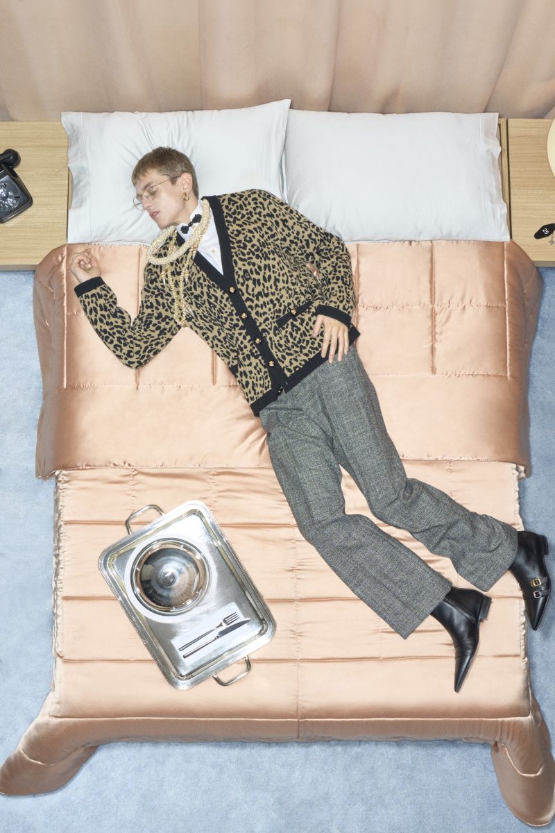 VALENTINO UNVEILS ITS SPRING 2026 COLLECTION VALENTINO UNVEILS ITS SPRING 2026 COLLECTION Vanity Teen 虚荣青年 Lifestyle & new faces magazine