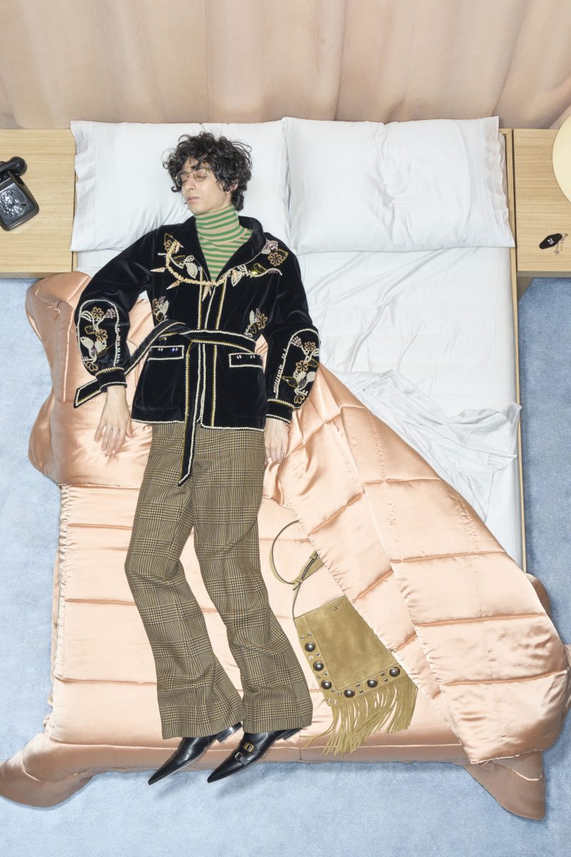 VALENTINO UNVEILS ITS SPRING 2026 COLLECTION VALENTINO UNVEILS ITS SPRING 2026 COLLECTION Vanity Teen 虚荣青年 Lifestyle & new faces magazine