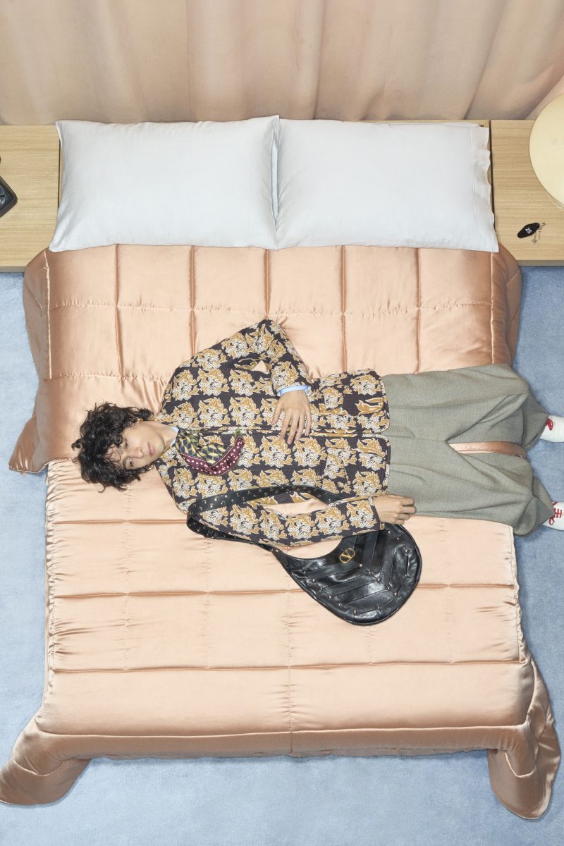 VALENTINO UNVEILS ITS SPRING 2026 COLLECTION VALENTINO UNVEILS ITS SPRING 2026 COLLECTION Vanity Teen 虚荣青年 Lifestyle & new faces magazine