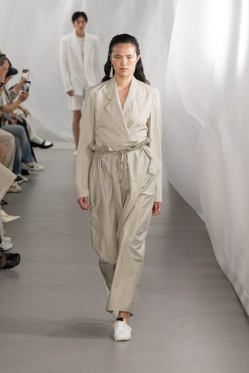 Spring-Summer 2026 Collection ‘Office Daydream’ ; The wind is rising!... We must try to live! KEYWORD: #Sheer #White #Freedom Spring-Summer 2026 Collection ‘Office Daydream’ ; The wind is rising!... We must try to live! KEYWORD: #Sheer #White #Freedom Vanity Teen 虚荣青年 Lifestyle & new faces magazine