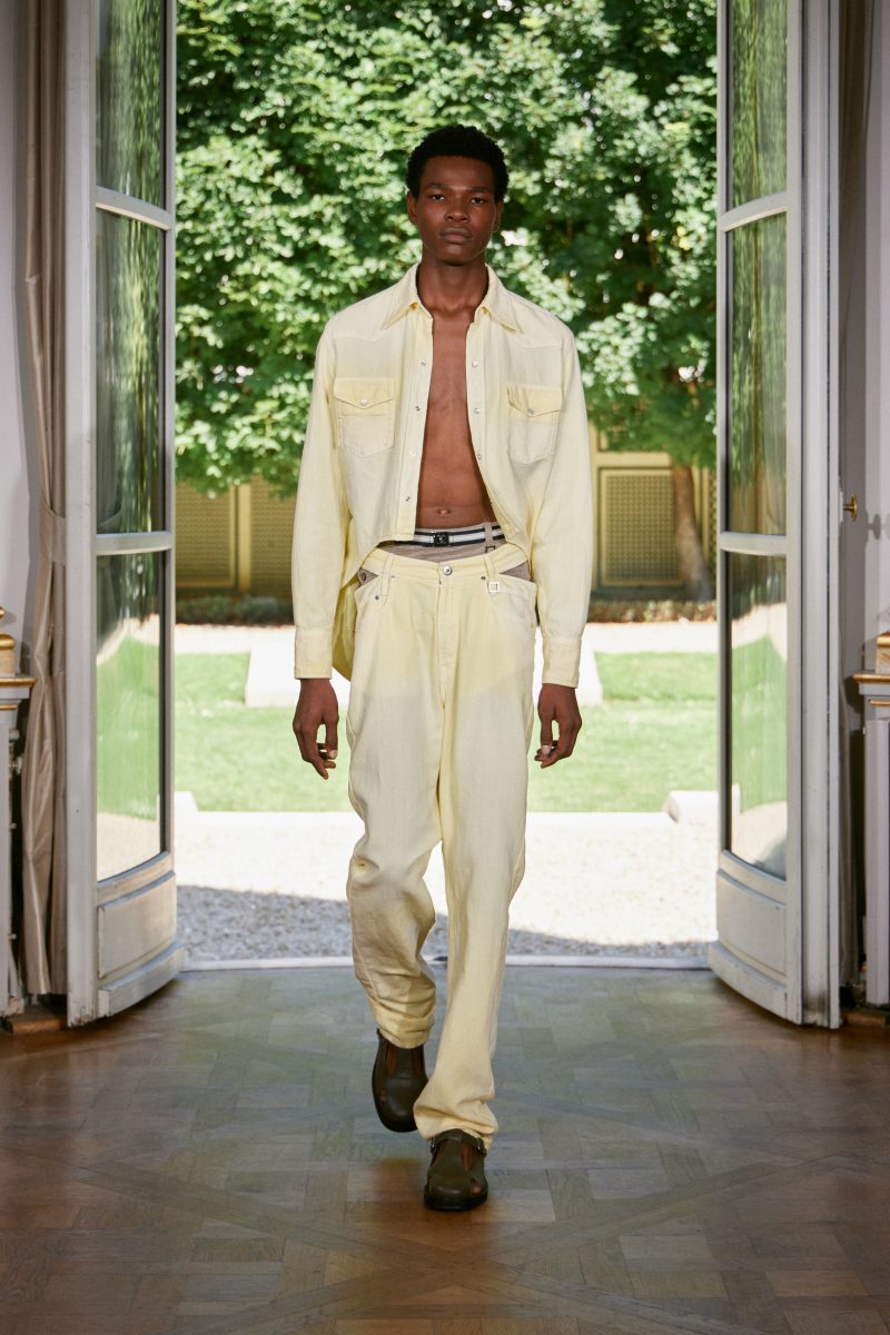 Wooyoungmi SS26 Collection - ‘South Korean summers are hot’ Wooyoungmi SS26 Collection - ‘South Korean summers are hot’ Vanity Teen 虚荣青年 Lifestyle & new faces magazine