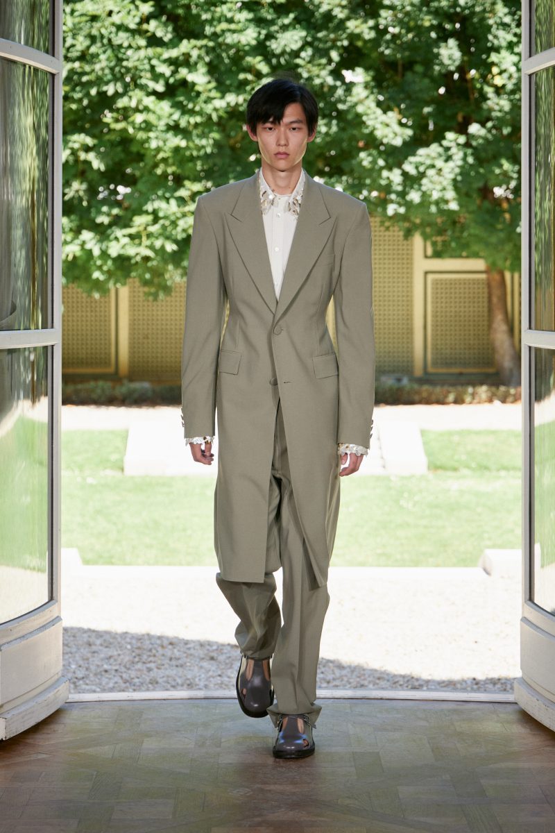 Wooyoungmi SS26 Collection - ‘South Korean summers are hot’ Wooyoungmi SS26 Collection - ‘South Korean summers are hot’ Vanity Teen 虚荣青年 Lifestyle & new faces magazine