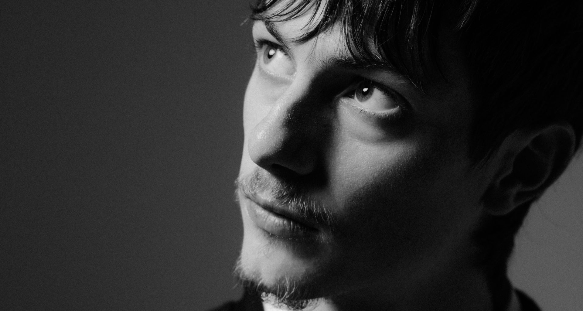 Introspection and Research - A conversation with Francesco Luciani, among the new protagonists of Mare Fuori Introspection and Research - A conversation with Francesco Luciani, among the new protagonists of Mare Fuori Vanity Teen 虚荣青年 Lifestyle & new faces magazine