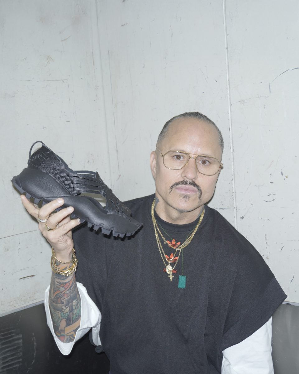 WILLY CHAVARRIA UNVEILS NEW FOOTWEAR IN PUERTO RICO FOR ADIDAS ORIGINALS WILLY CHAVARRIA UNVEILS NEW FOOTWEAR IN PUERTO RICO FOR ADIDAS ORIGINALS Vanity Teen 虚荣青年