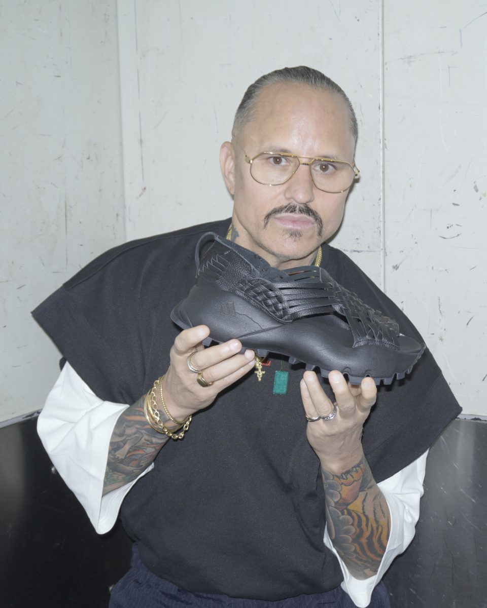 WILLY CHAVARRIA UNVEILS NEW FOOTWEAR IN PUERTO RICO FOR ADIDAS ORIGINALS WILLY CHAVARRIA UNVEILS NEW FOOTWEAR IN PUERTO RICO FOR ADIDAS ORIGINALS Vanity Teen 虚荣青年