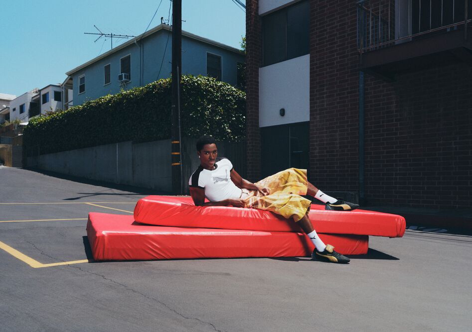 Rihanna Perfects Sport Fashion – The New FENTY x PUMA Rihanna Perfects Sport Fashion – The New FENTY x PUMA Vanity Teen 虚荣青年 Lifestyle & new faces magazine